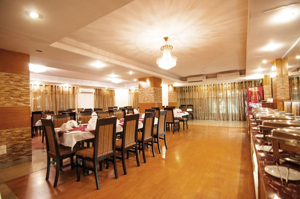 เซ็นจูรี่ ปาร์ค เรสซิเดนซ์ Hotel ธากา ภายนอก รูปภาพ