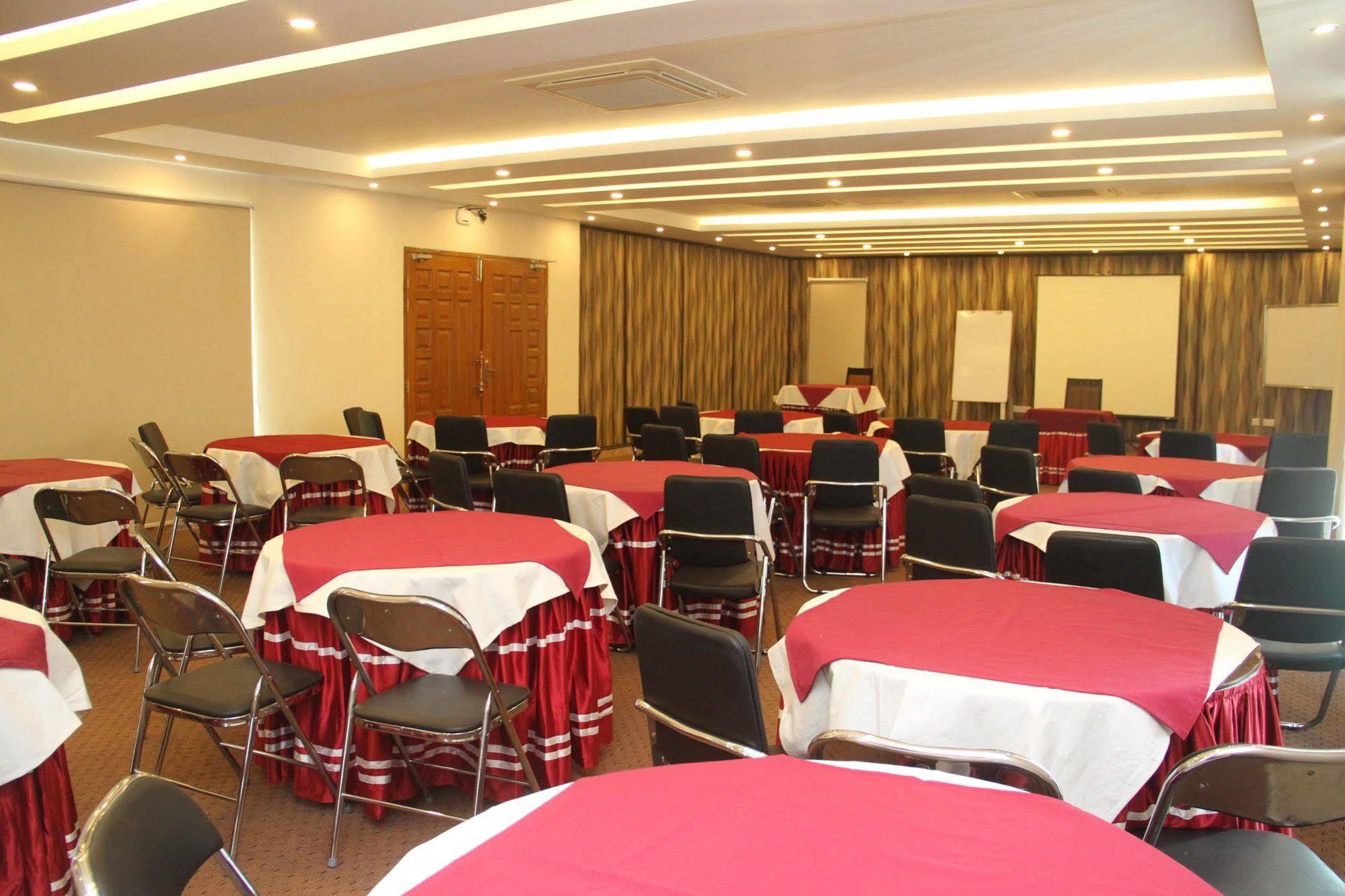 เซ็นจูรี่ ปาร์ค เรสซิเดนซ์ Hotel ธากา ภายนอก รูปภาพ